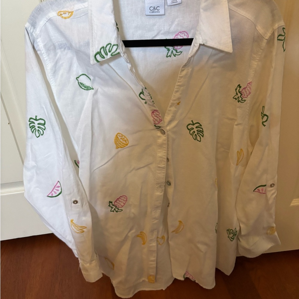 C&C California White Button-Up Shirt with Fruit & Leaf Embroidery